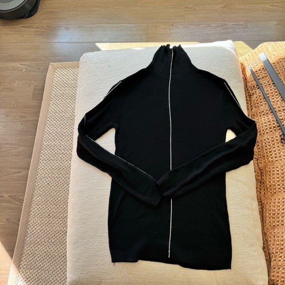 Sporty black soft knit turtleneck with white contrast piping stripe long sleeve - Picture 2 of 8